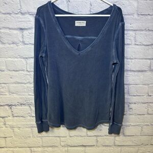 The Normal Brand Long Sleeve Thermal shirt Sz Medium Blue V Neck Vintage Classic